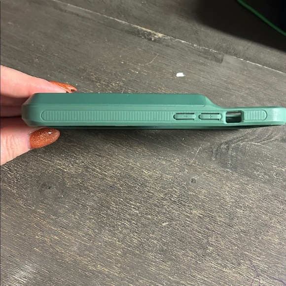 Green Battery Case for iPhone 13/13 Pro & 14/14 Pro - Picture 3 of 6